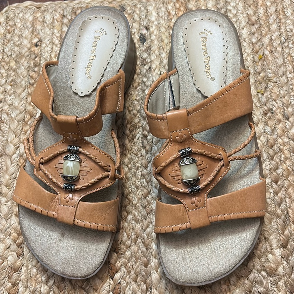 Bare Traps “Orlinda” Womens Leather Sandals - Size 8